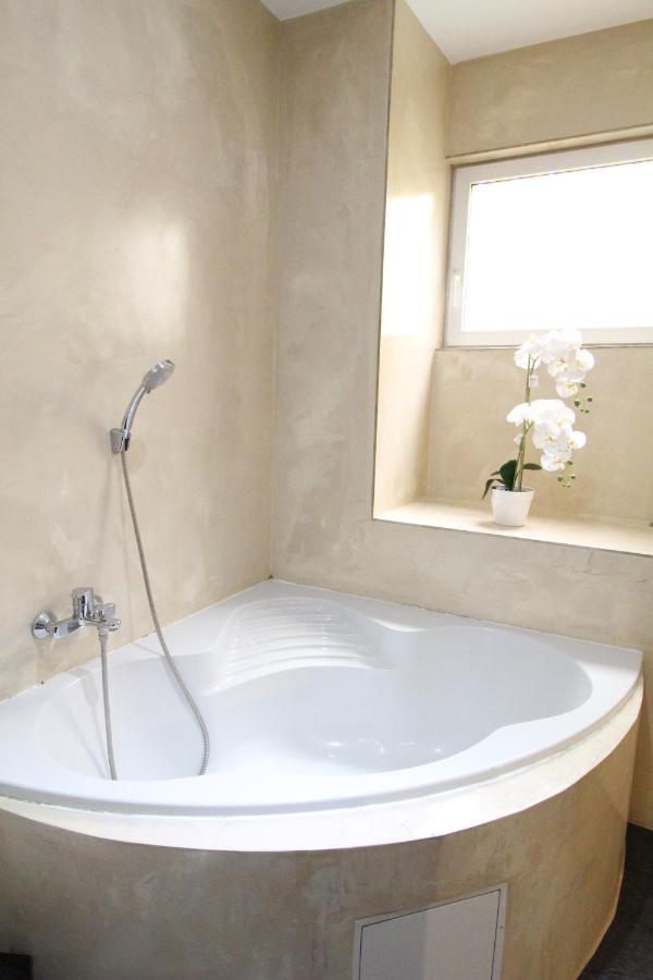 Private Triple Bedroom Rf1 Appartement