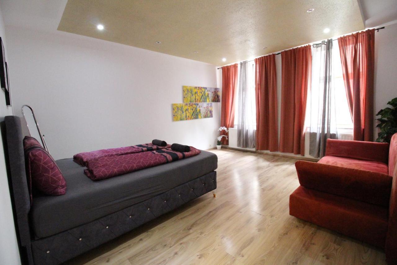 Private Triple Bedroom Rf1 * Wenen