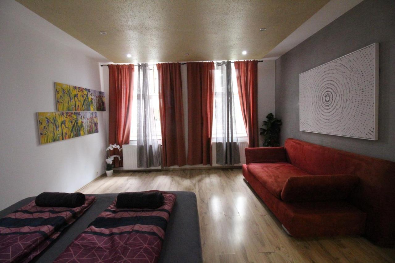 Private Triple Bedroom Rf1 Viena