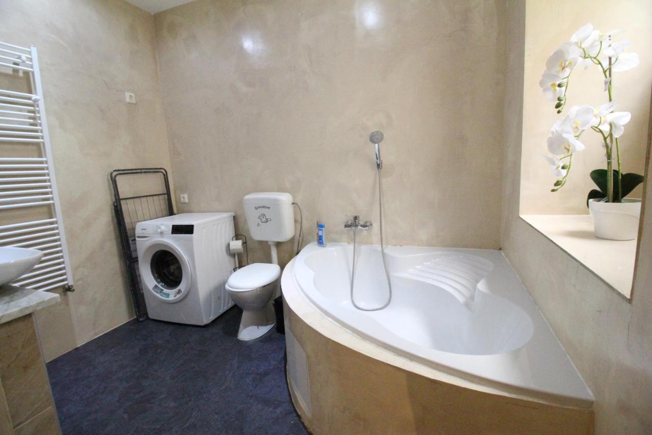 Private Triple Bedroom Rf1 * Wenen